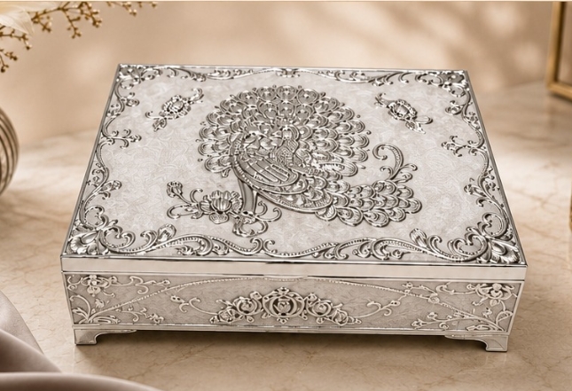 GS-801 New Silver Peacock 6-Partition Dry Fruit Box
